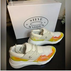 Steve Madden Iridescent Cliff Sneakers (Platform). Size 9.